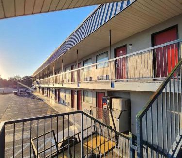 Lucedale Hotel | WESTERN MOTEl