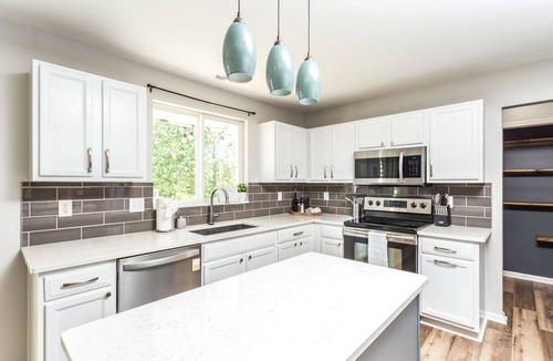 Westfield House | Westfield Gem! 7 Mins to Grand Park + Movie Room!