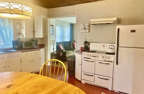 River West Cottage | Westside Spot! Hot Tub+Big Porch w/Enclosed Yard+Pets OK