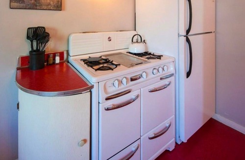 River West Cottage | Westside Spot! Hot Tub+Big Porch w/Enclosed Yard+Pets OK