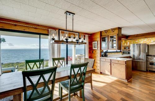 Coupeville House | Whale Watch & Relax Fireside: Puget Sound Gem!
