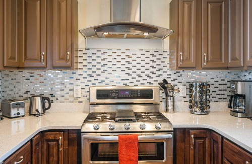 Livingston House | Wheatgrass Guest Cabin - Wonderful log cabin located just east of Livingston!