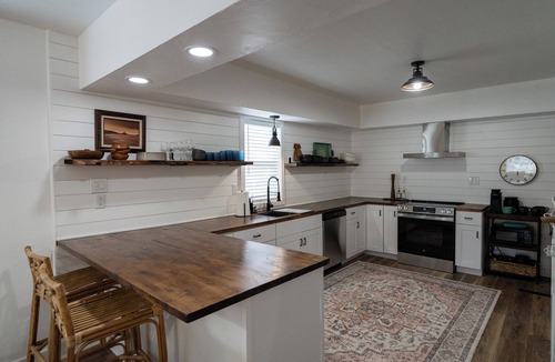 Garden District Cottage | Where We Roam Cottage - Walk to Downtown & Lake