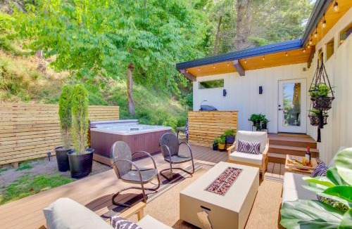 Lagoon Point House | Whidbey Island Oasis: Walk to Beach, Hot Tub, View