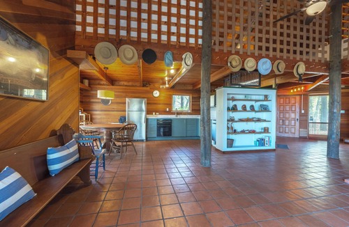 Covert House | Whispering Bluff - Private Beach - Pet Friendly