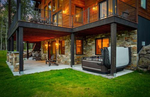 Island Park House | White Wolf Lodge - Luxe Estate on 85 Acres