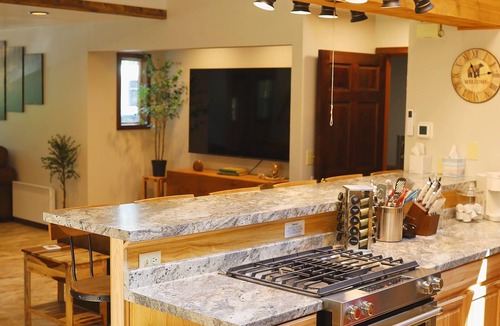 Colville House | Wilderness Setting with lodge/cabin Feel.