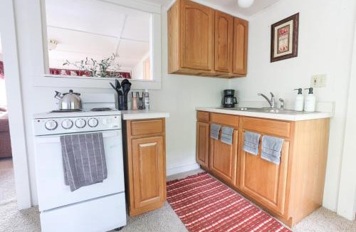 Colville House | Wilderness West Resort Cabin 6