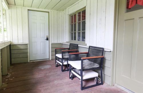 Colville House | Wilderness West Resort Cabin 6