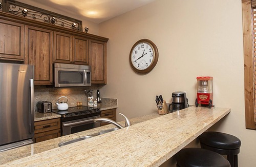 Elkhorn Hotel | Wildflower 2-Bed Condo w/Scenic Views & Steps from Village Shops & Hiking Trail