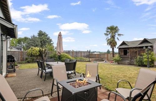 Dundee House | Willamette Vintage
