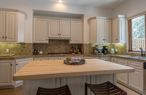 Ketchum House | Williams Townhome - Luxury Multi-Level with Private Hot Tub