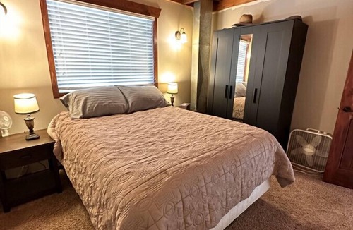 Sunland Estates House | Williwaw 1 bed 1 bath near The Gorge Amphitheatre