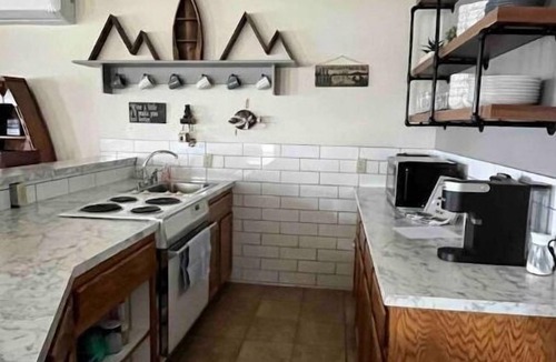 Winchester House | Winchester Idaho Lake House RELAX Pool Games FUN Getaway Fish Hunt Hike Sleeps 8