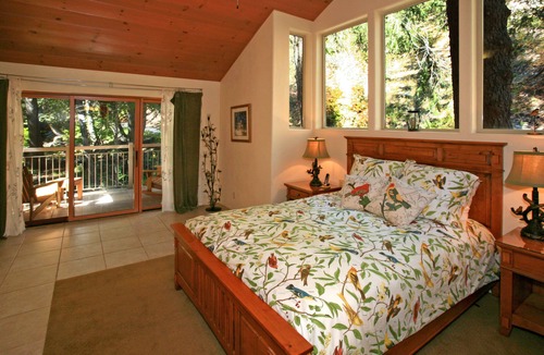 Sundance House | Windows on Water, Stream, Hot Tub, Big Trees, Walk to Sundance