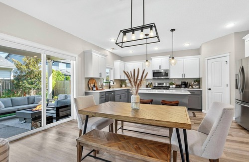 Newberg House | Wine Country Retreat with Fire Pit, EV Charger & Family Amenities