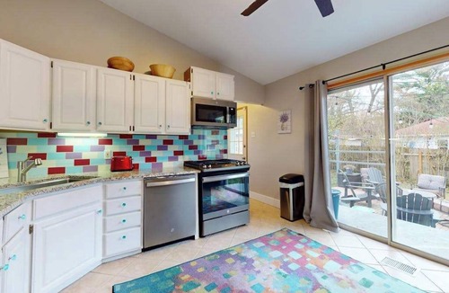 Lakeside House | Within walking distance to Lake Michigan, beach access, nice patio, W/D & WIFI