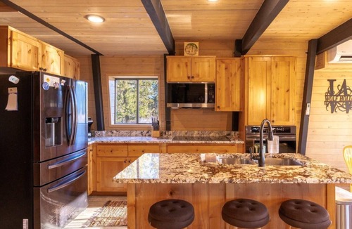 Island Park Cabin | Wolf Hollow - Serene, Cozy Cabin Located 31 miles from YNP with A/C and hot tub