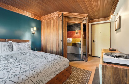 Moab Hotel | Wolfe's Hotel Moab