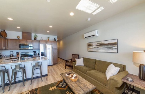Valley House | Wonderful Triplex Unit With Spectacular Lake View!