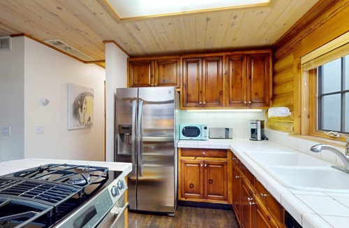 Ketchum Cabin | Wood River Cabin - Pet Friendly & Walking Distance to River Run