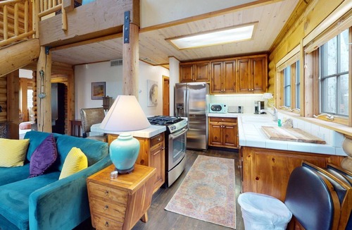 Ketchum Cabin | Wood River Cabin - Pet Friendly & Walking Distance to River Run