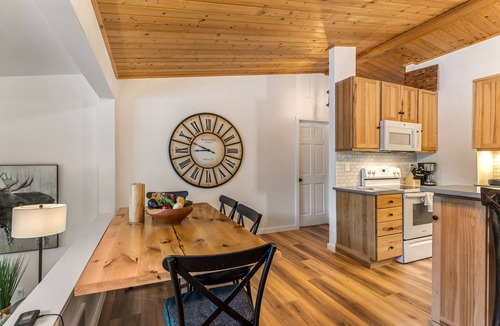 Sagle House | Wooded Getaway 30 Mins. Near Schweitzer w/Hot Tub