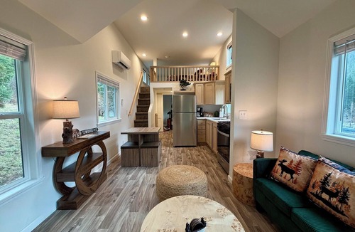 Idleyld Park Cabin | Woodland Cabin in Umpqua National Forest