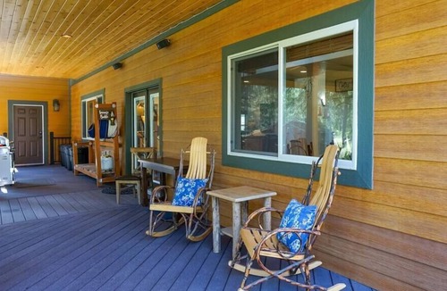 Blanchard Ski Chalet | Woodland retreat: spa room, nature!