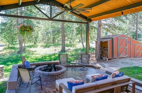 Blanchard Ski Chalet | Woodland retreat: spa room, nature!