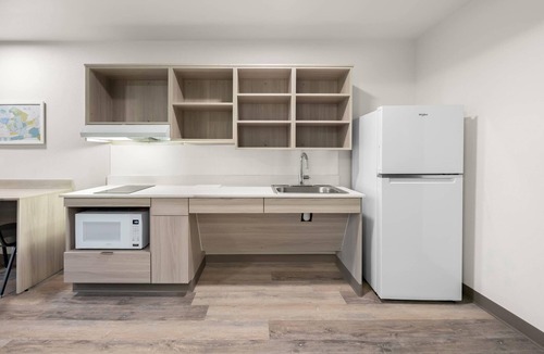 Medford Hotel | WoodSpring Suites Medford near I-5