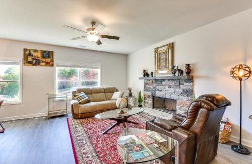 Lula House | Work, Explore & Relax: Modern Townhome in Lula!