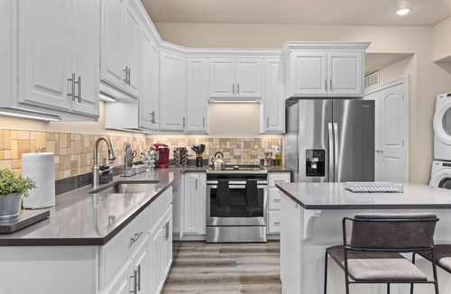 North Park Apartment | Work Here! King Bed, 400+ Mbps WiFi, BYU