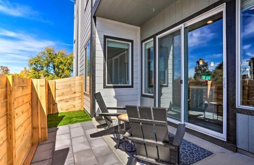Dupont House | Work, Play & Explore! Townhome 6 Mi to Dtwn Denver