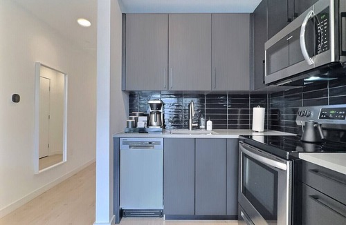 Five Points South Apartment | Work Trip Ready, Gym & High-Speed Wi-Fi, Near UAB