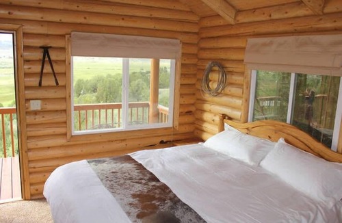 Hatch Cabin | Wranglers Quarters RiverView Cabin - Sevier River Ranch - 1 King bed