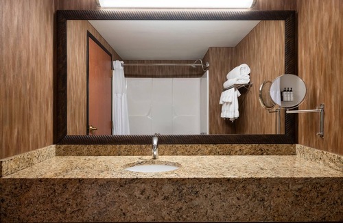 Moline Hotel | Wyndham Moline on John Deere Commons