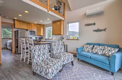 Yachats House | Yachats Gem w/Private Beach Access, Views