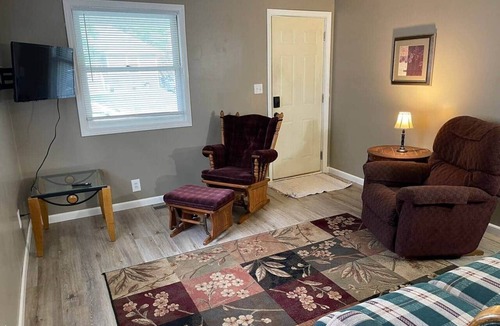 Springfield Apartment | Yang on Sprang - Comfortable 1 bedroom duplex