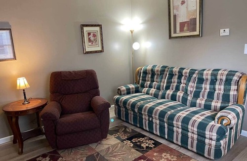 Springfield Apartment | Yang on Sprang - Comfortable 1 bedroom duplex