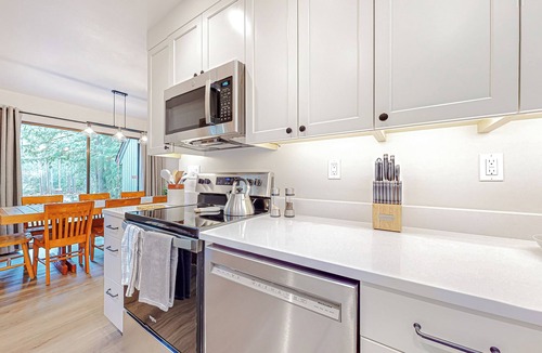 Warnick House | Year-Round Adventure! 'Glacier Getaway' in Deming
