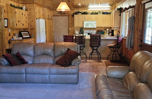 Park County Cabin | Yellowstone Base Camp- Cabin located on the Chief Joseph Highway