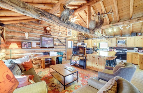 Big Sky Cottage | Yellowstone Cabin Getaway Near National Park