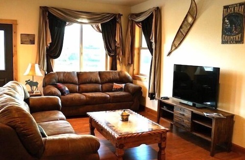 Emigrant Cabin | Yellowstone Cabin on the River with Private Acre Pond, Five Miles from Chico
