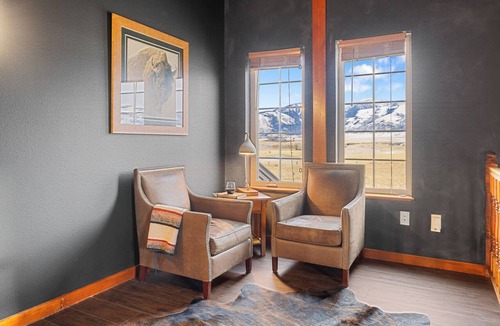 Emigrant House | Yellowstone Fun House | Hot Tub, Game Room + 360° Views