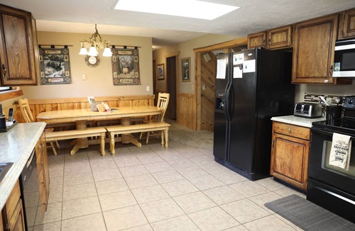 Island Park Cabin | Yellowstone Lodge for Groups | Sleeps 26 | Hot Tub, Game & Billiards