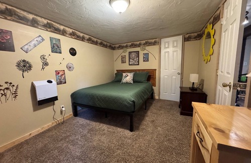 Island Park Cabin | Yellowstone Lodge for Groups | Sleeps 26 | Hot Tub, Game & Billiards