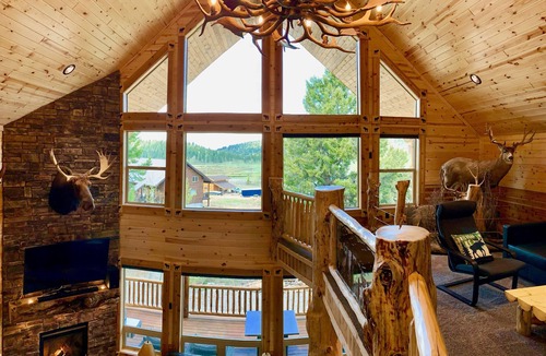 Island Park Cabin | Yellowstone Moose Lodge+Hottub+Sauna+Wifi+AC+10Miles2YNP