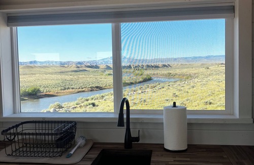 Clark Cabin | Yellowstone River View! Elegant and peaceful getaway with modern amenities!