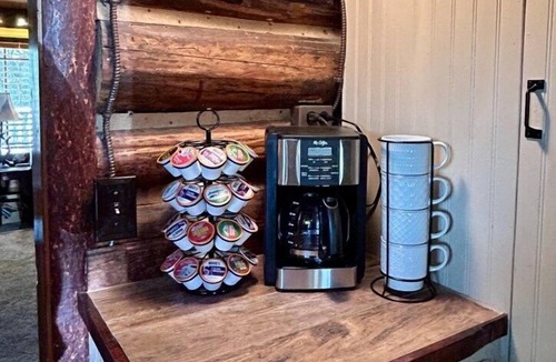 Island Park Cabin | Yellowstone's Cozy Authentic Log Cabin 3 Bathrooms
